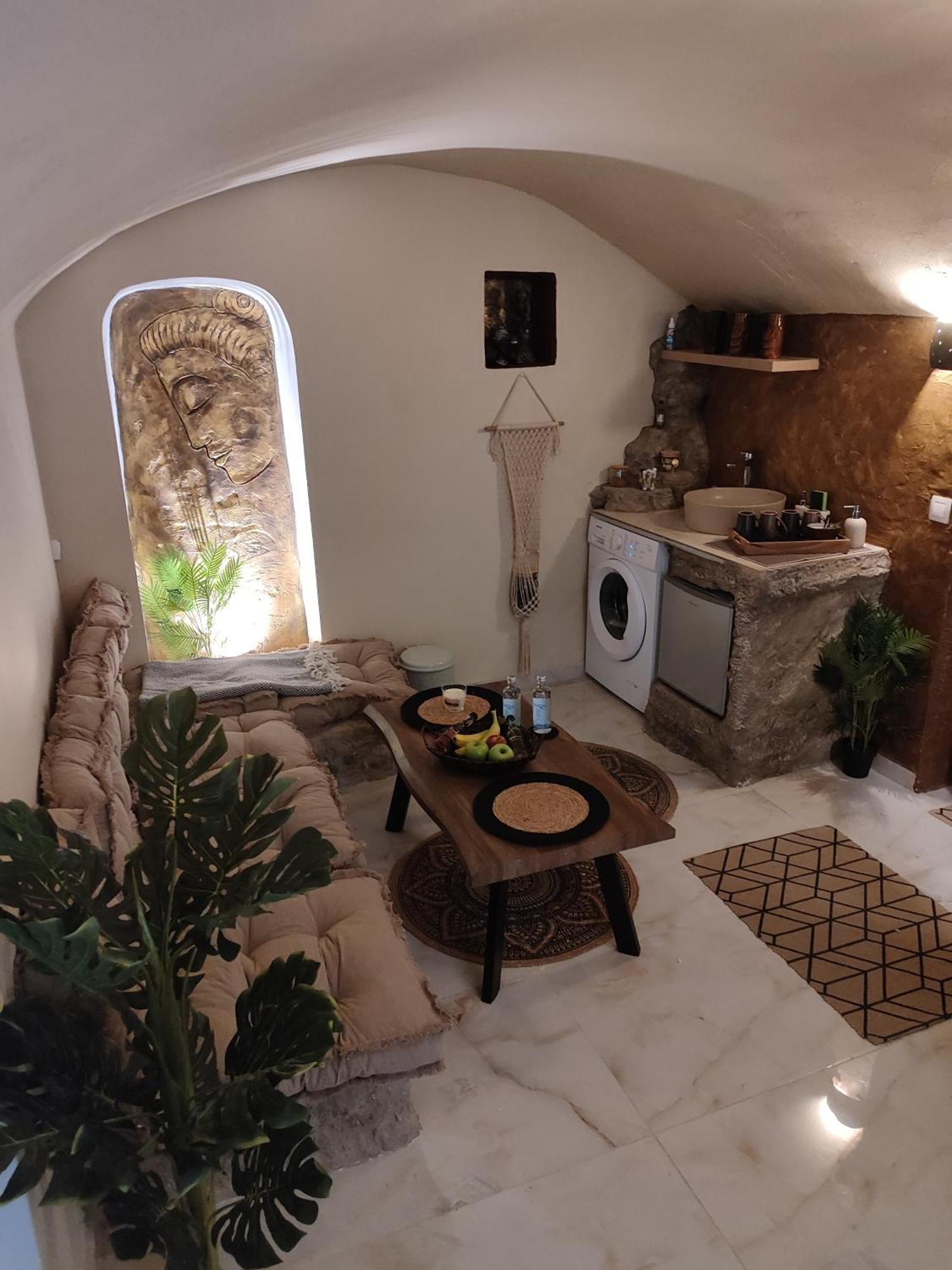 Apartment Ethnic Cave *