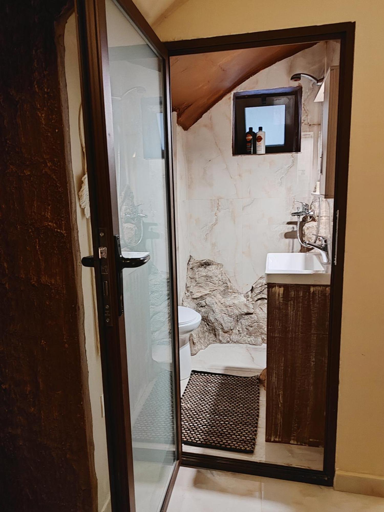 Ethnic Cave Apartment Rhodes City